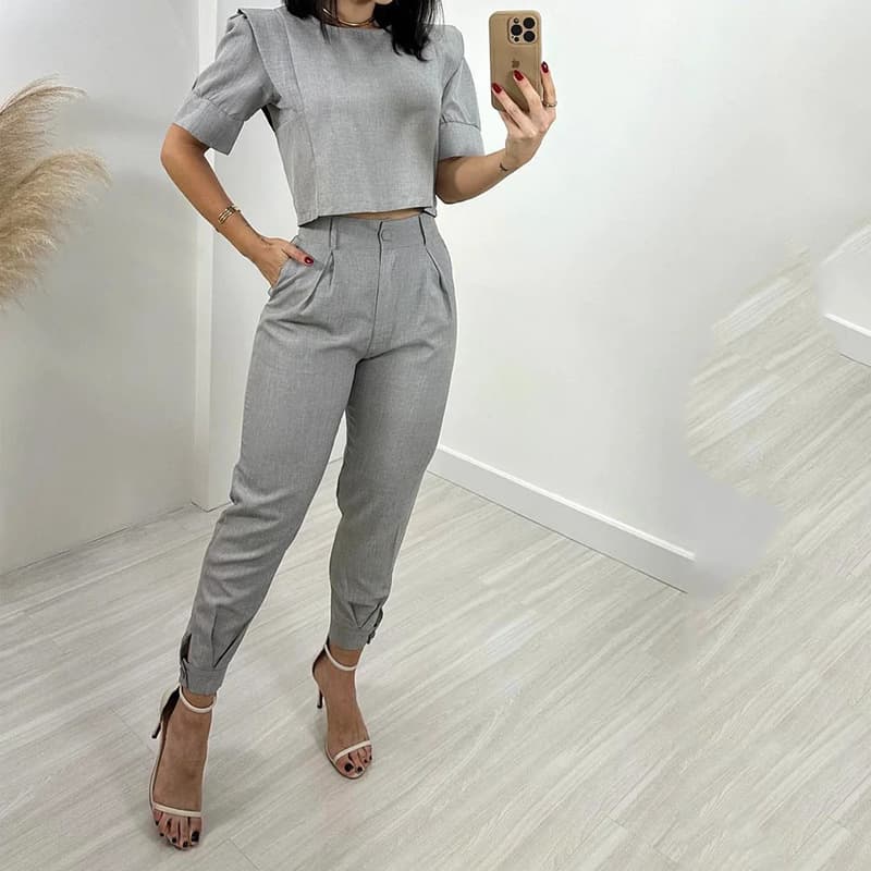 Conjunto casual de dos piezas con top y pantalón