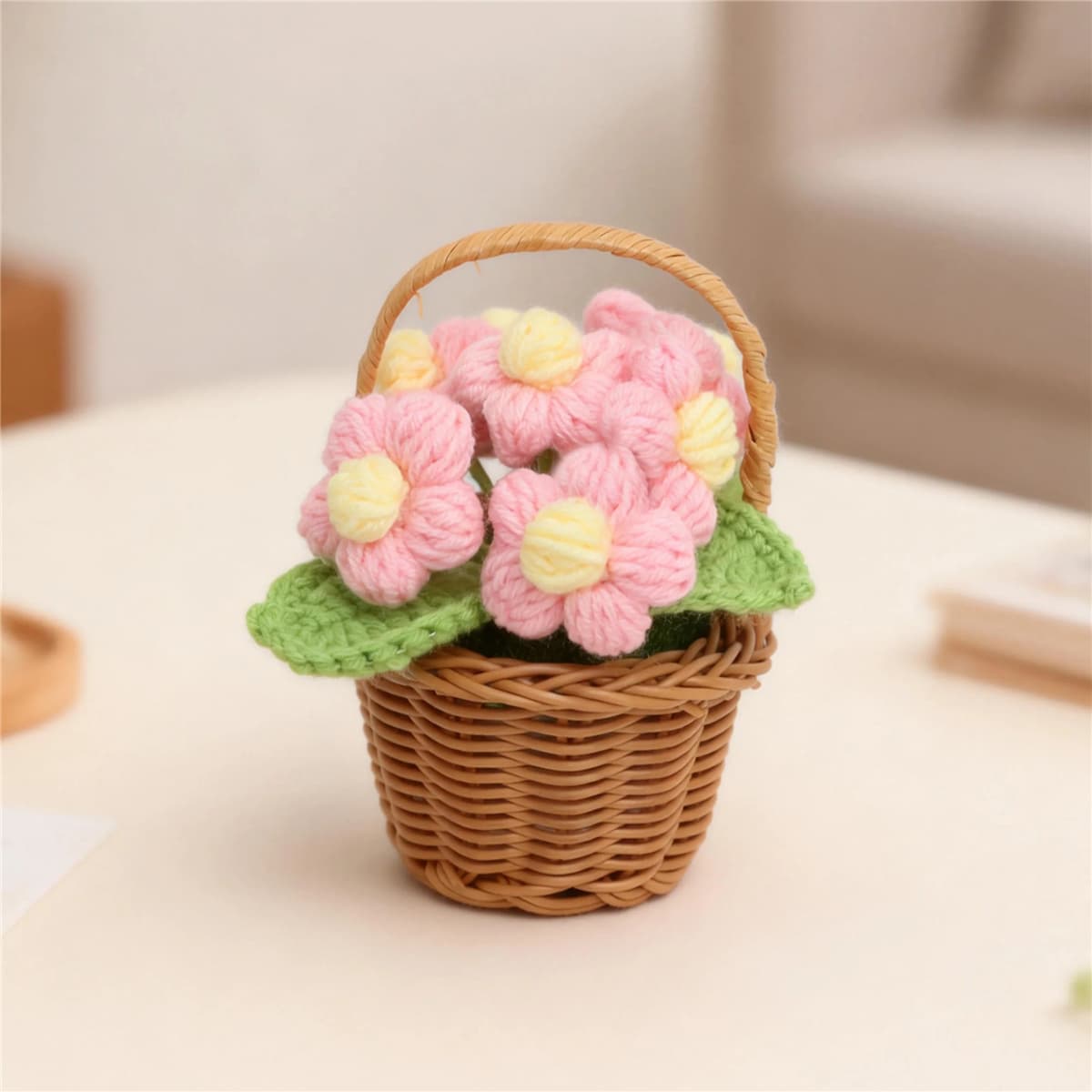 Set de flores tejidas en maceta decorativa