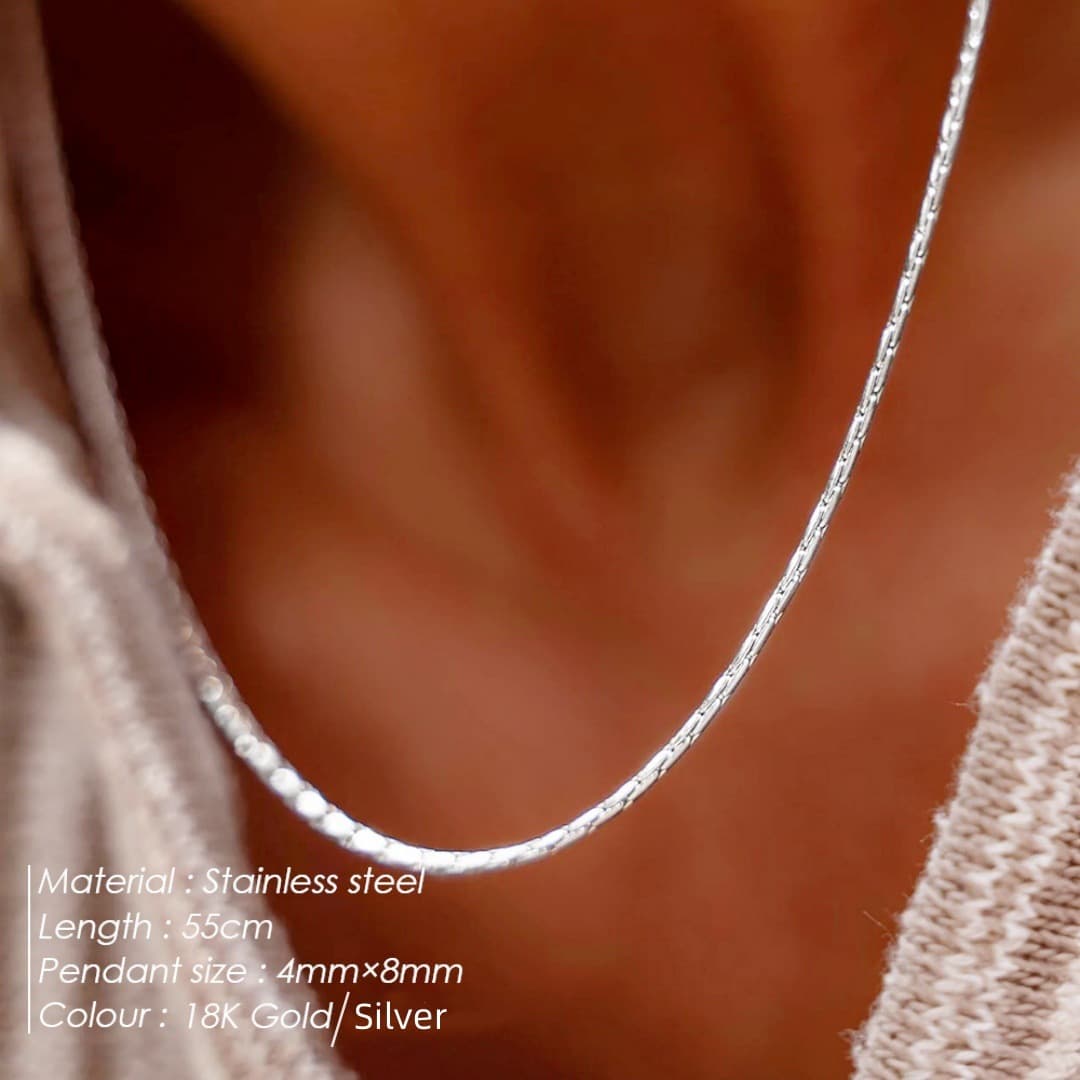 Collar de acero inoxidable con cadena serpiente