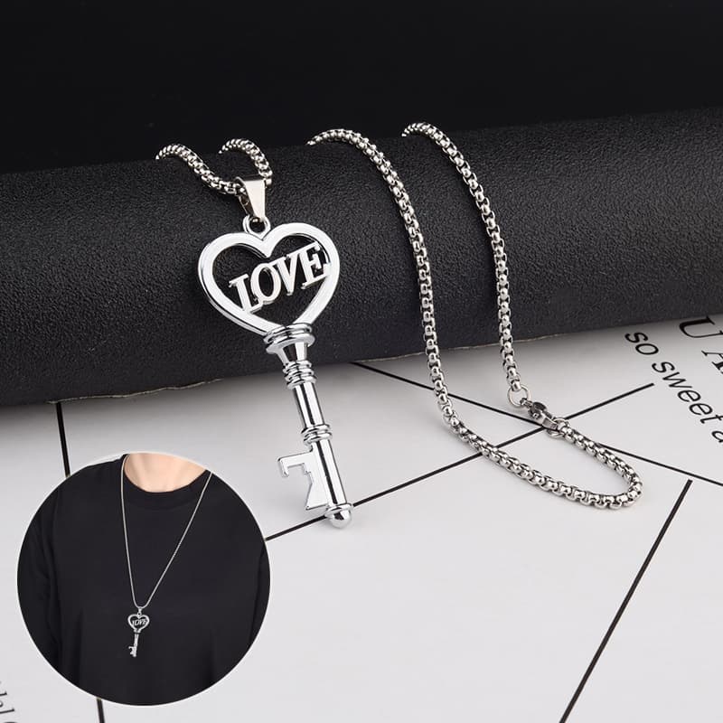 Collar acero titanio con colgantes corazón y llave coreano