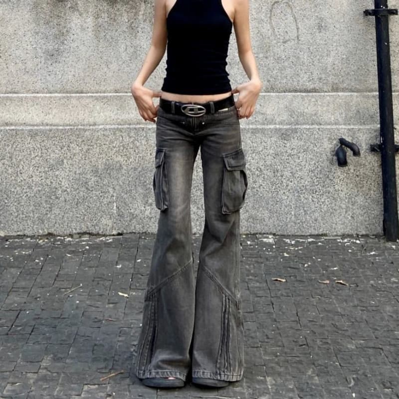 Overol de denim talle bajo con diseño industrial