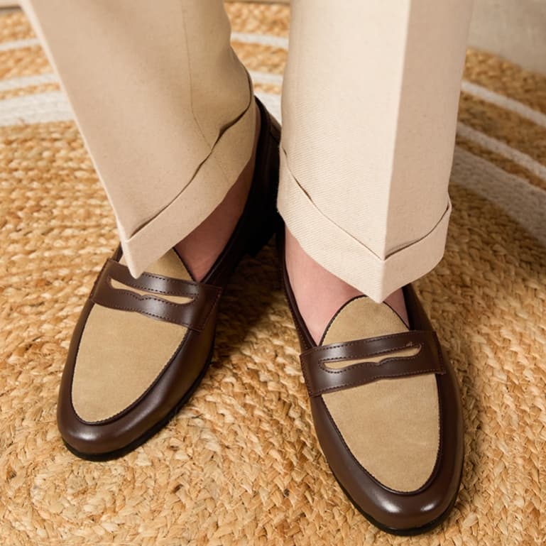 Mocasines estilo británico en ante, color champagne