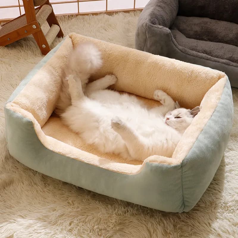 Cama cálida de felpa para gatos y perros