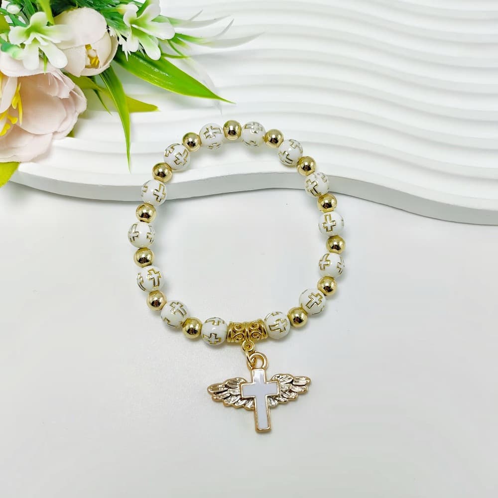 Pulsera rosario con cuentas crucifijas dorado