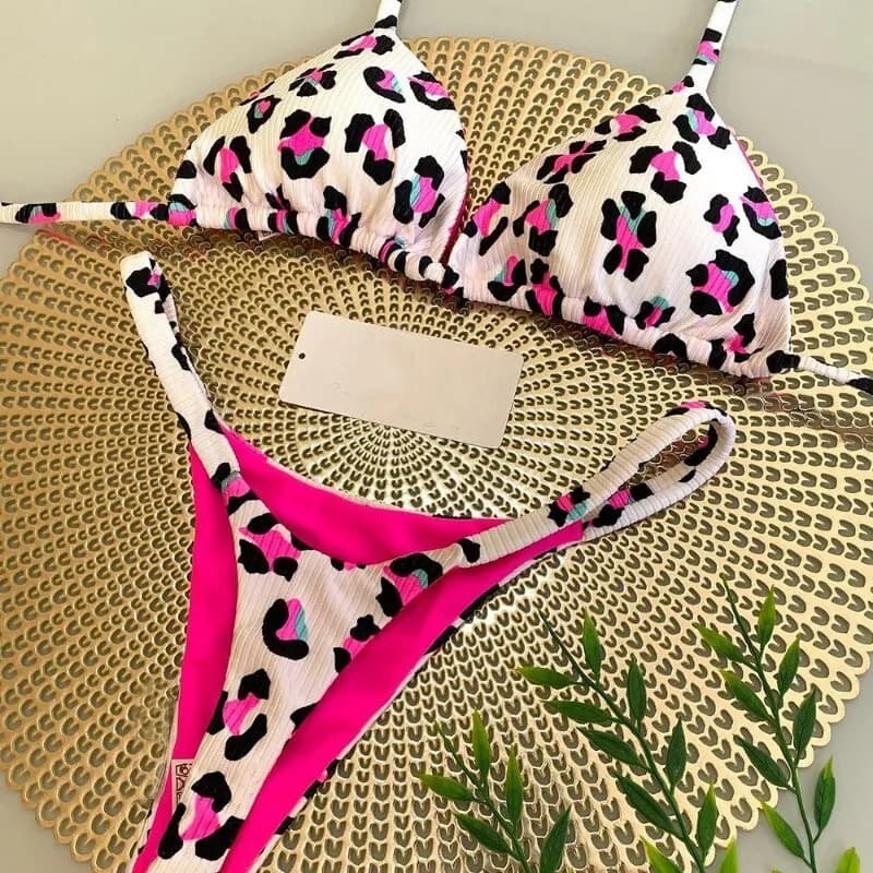 Bikini de dos piezas con estampados y cierre de cordones