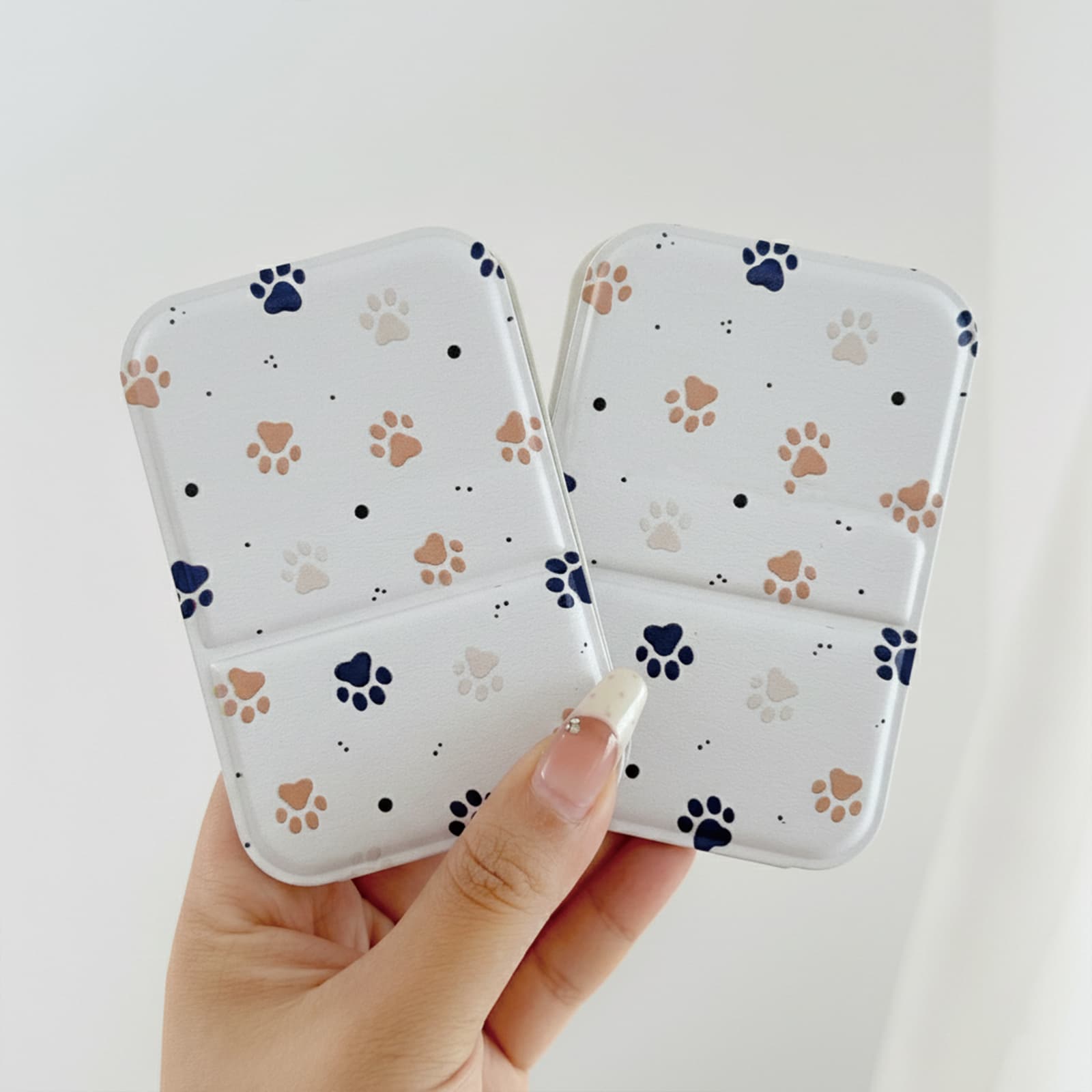 Espejo plegable estilo Instagram con patitas de gato