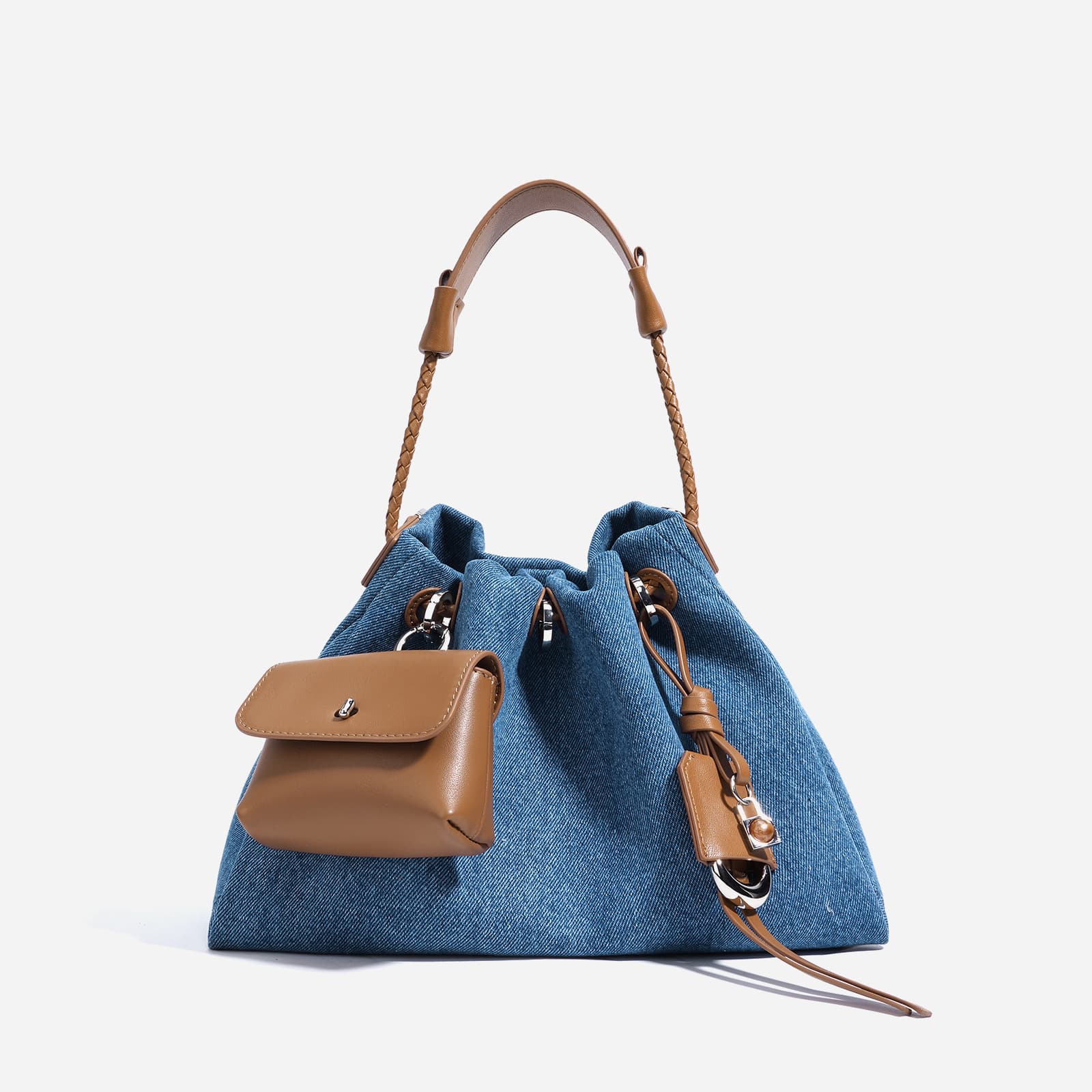 Bolso de tela vaquera con cuero
