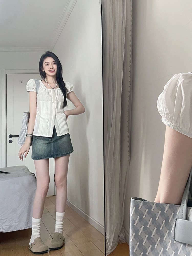 Camisa de mujer cuello U manga corta esponjosa entallada