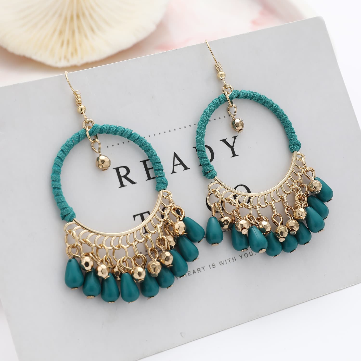 Aretes tejidos a mano con estilo bohemio geométrico