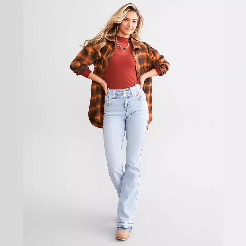 Pantalones de mezclilla talle alto con botones