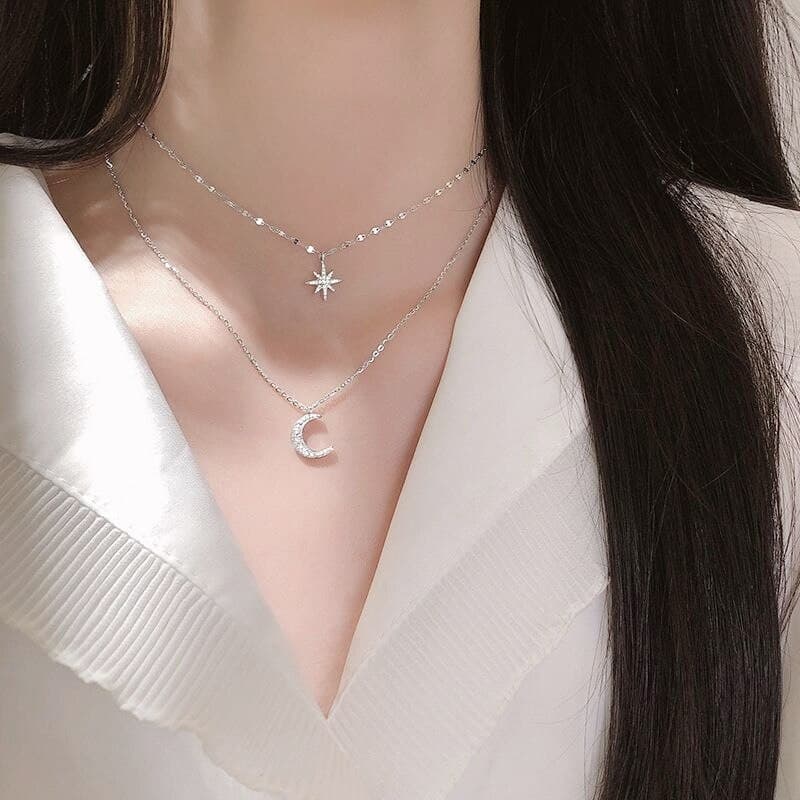 Collar doble con elementos astrales y lunares