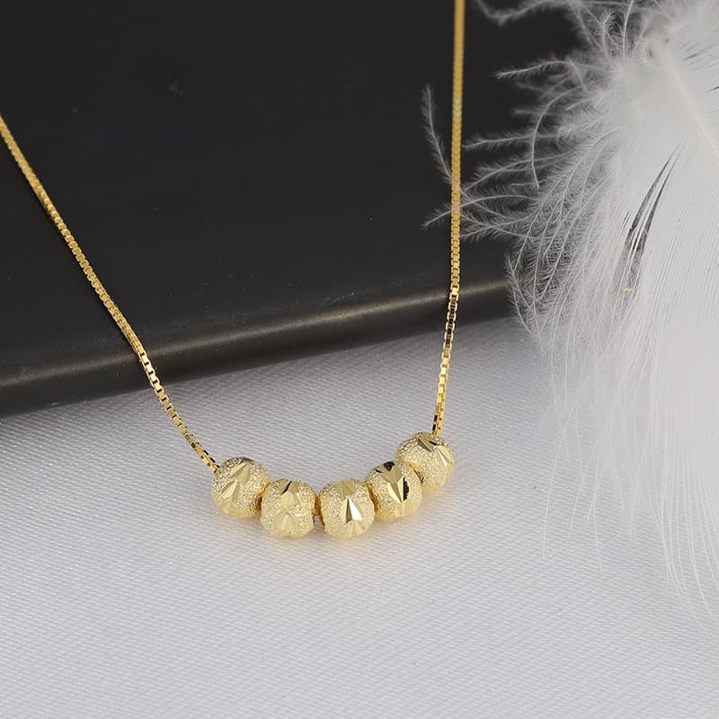 Collar de cinco bendiciones con diseño simple