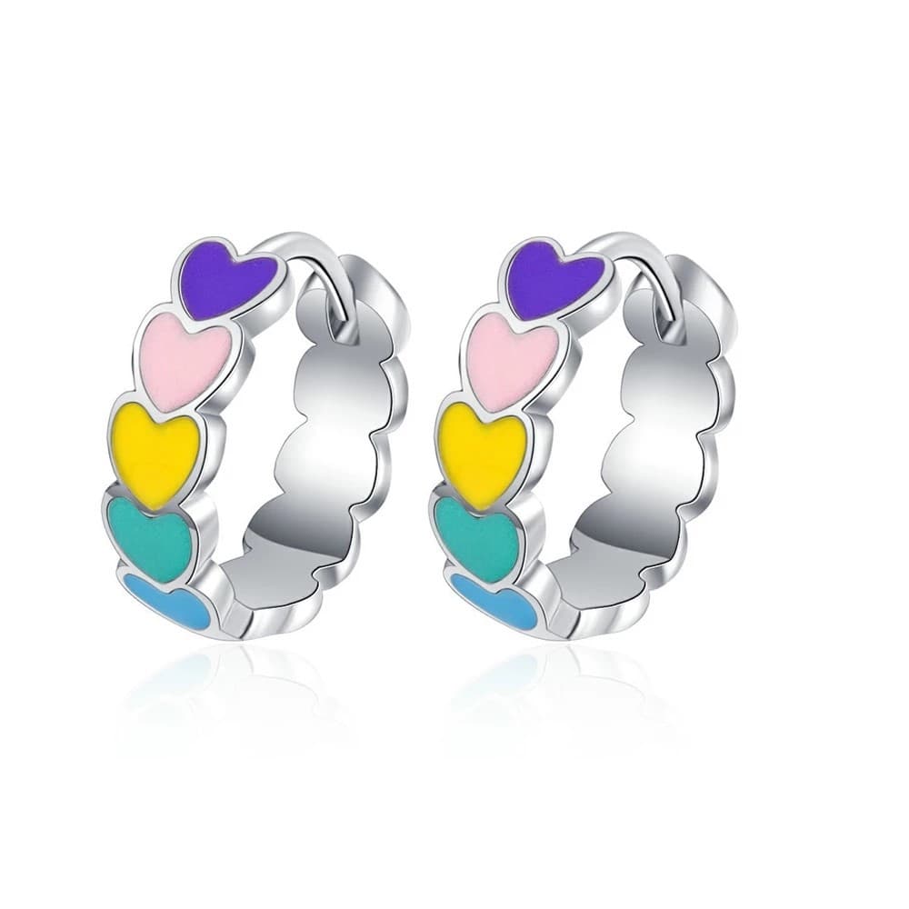 Aretes clip corazón con efecto arcoíris sin piercing