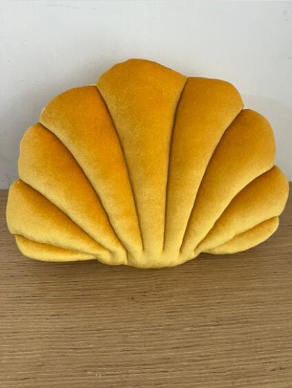 Almohada de peluche con forma de concha para siesta