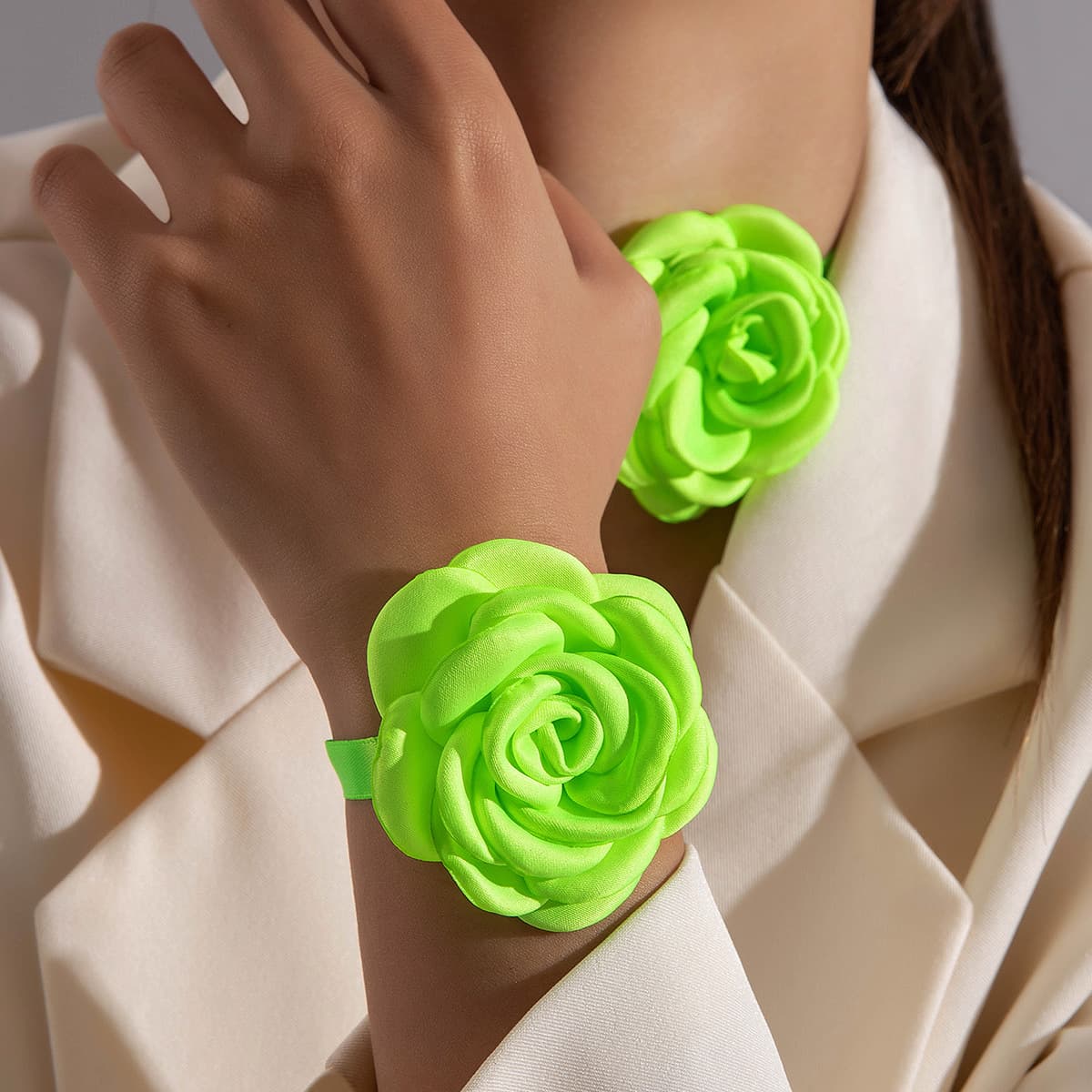 Collar y pulsera de flores de tela tridimensionales