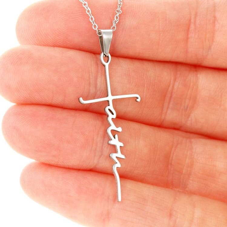 Collar de acero inoxidable con inscripción Faith