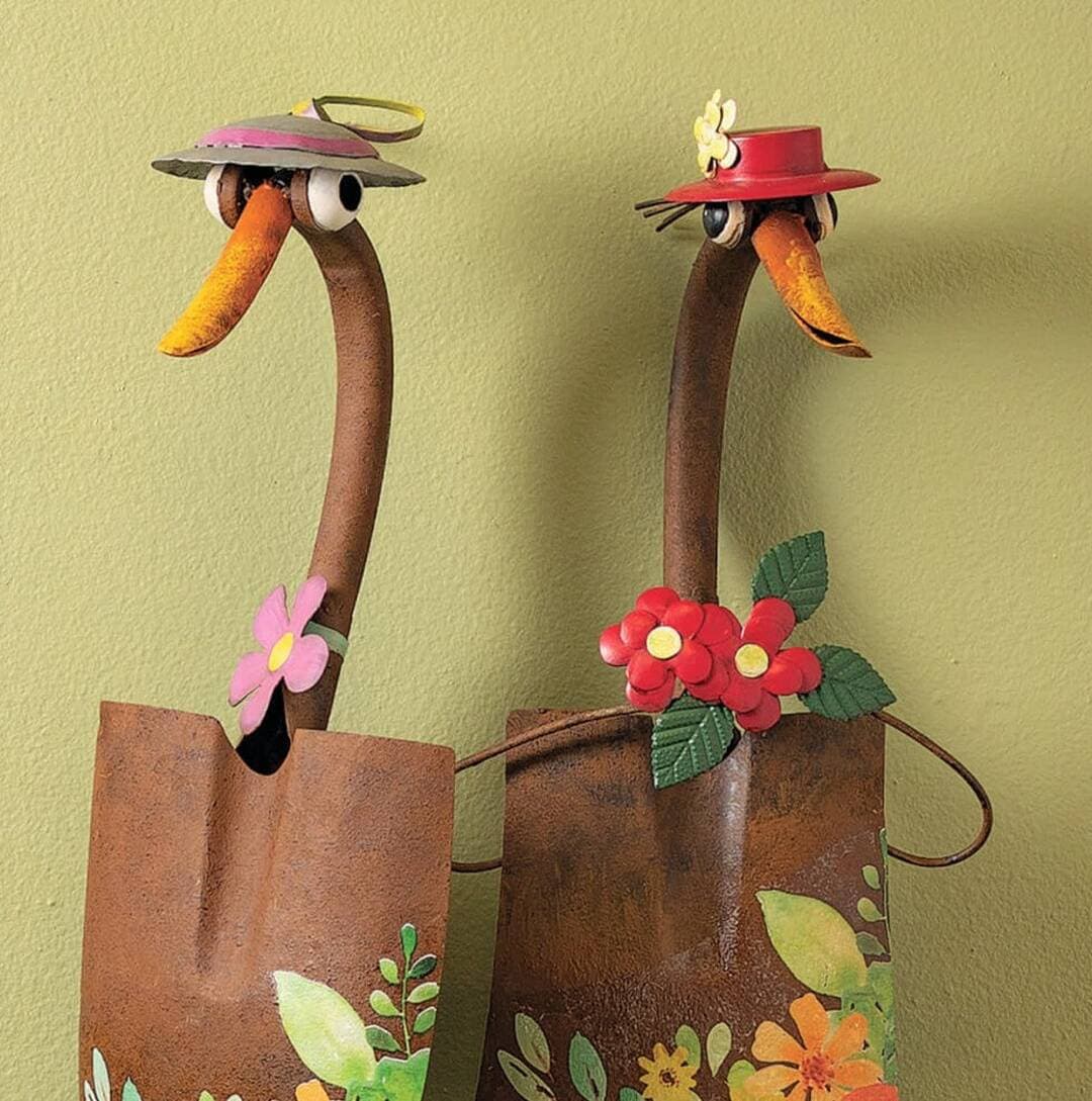 Decoración de jardín con diseño de pato en hierro