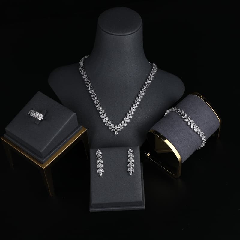 Juego de 4 piezas con zirconia para bodas y eventos especiales