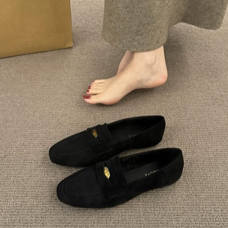 Zapatos de gamuza con suela gruesa y tacón plano