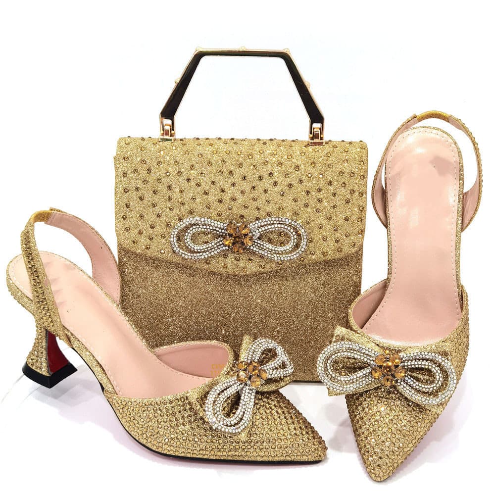 Zapato de tacón alto para mujer con bolsa