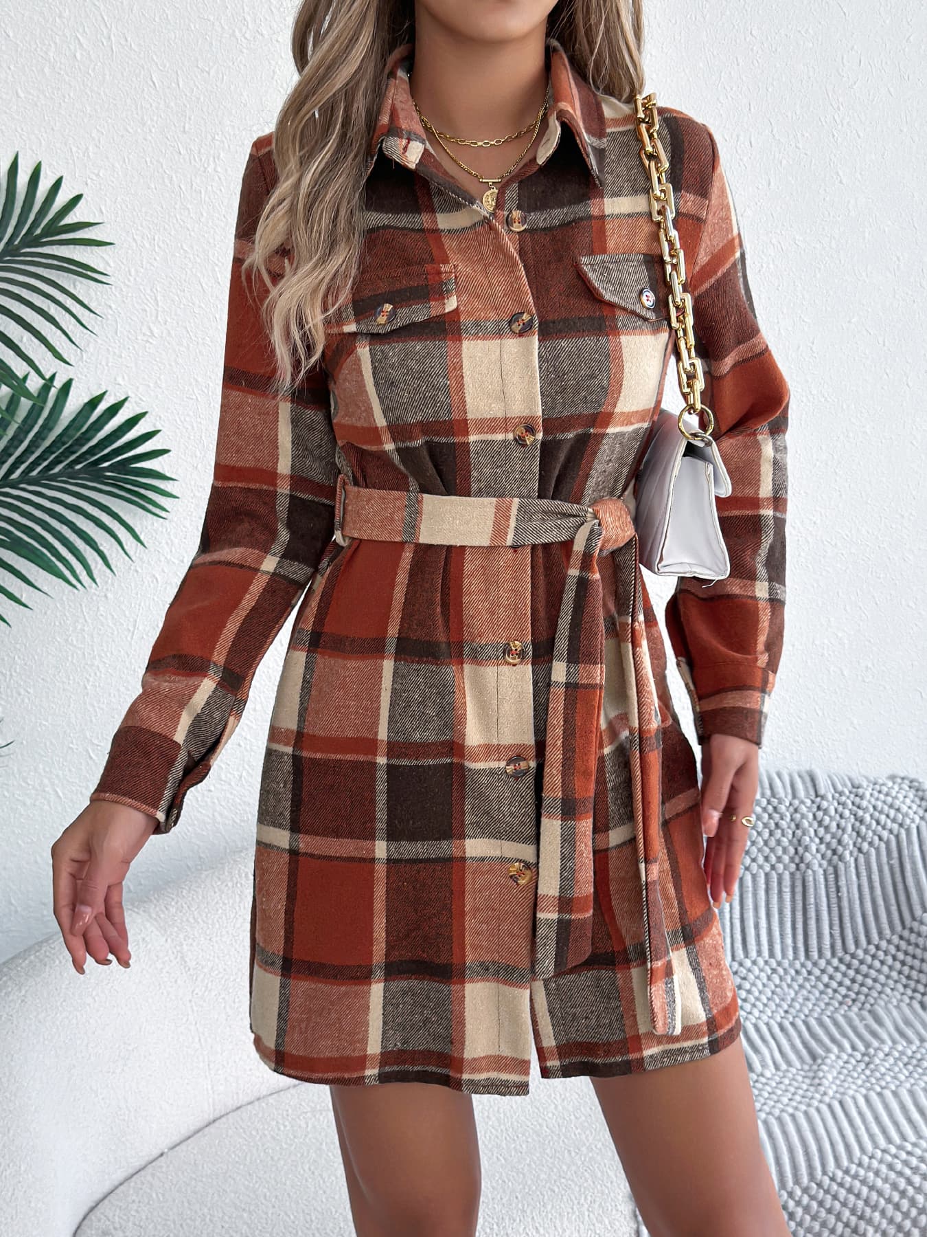 Vestido camisero de tweed a cuadros con bloque de color y cintura anudada