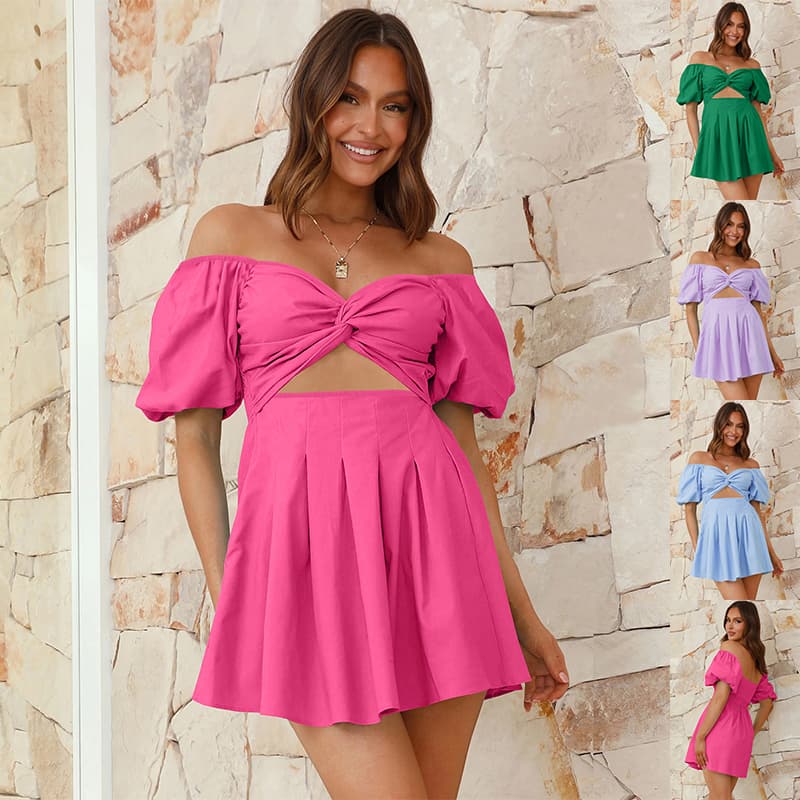 Vestido corto con hombros descubiertos mangas globo