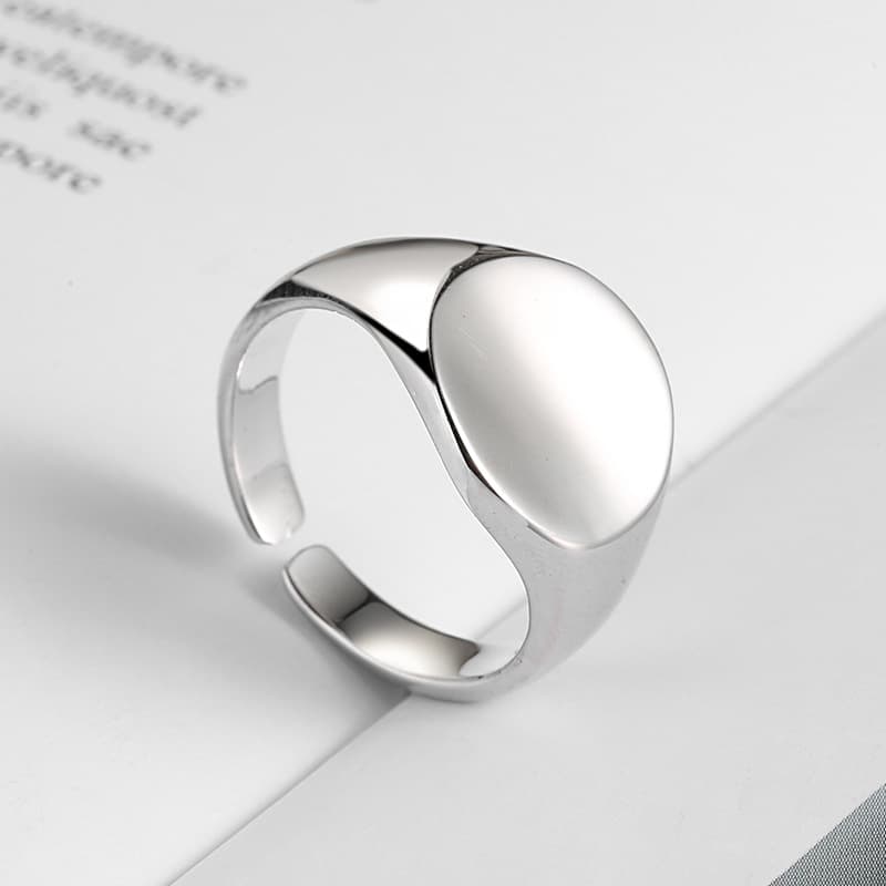 Anillo ovalado liso para dedo índice, estilo elegante