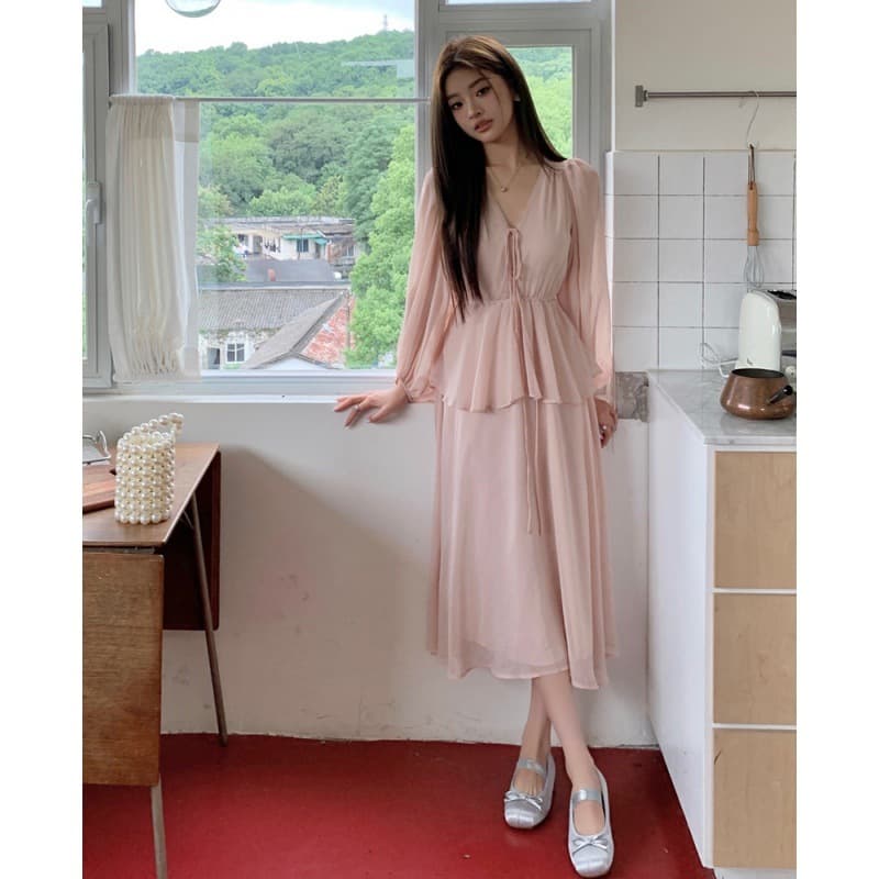 Vestido elegante cuello en V, cordones, mangas farol