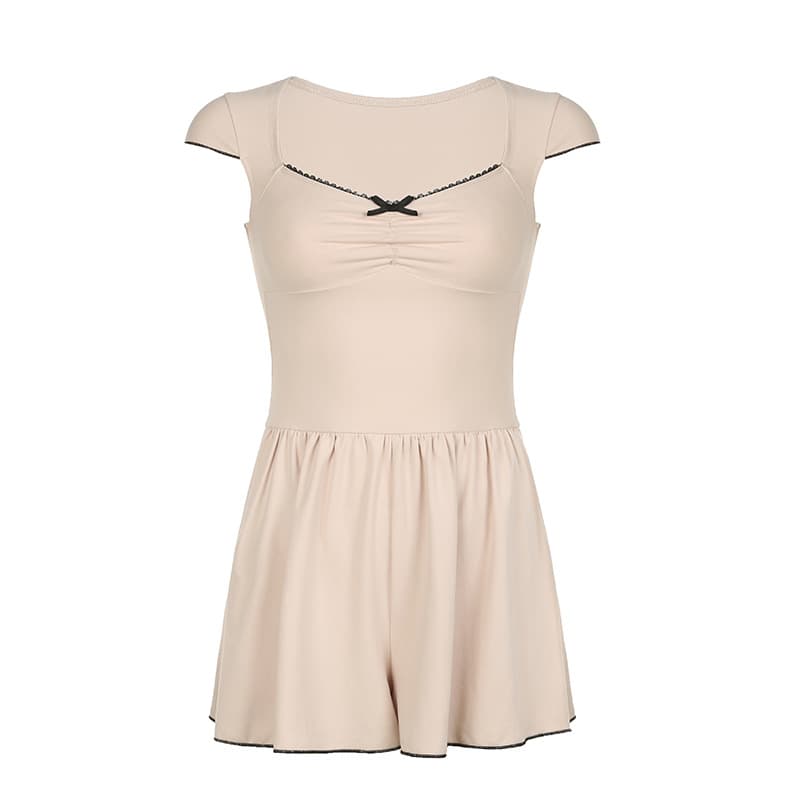 Vestido con cuello cuadrado y mangas acampanadas