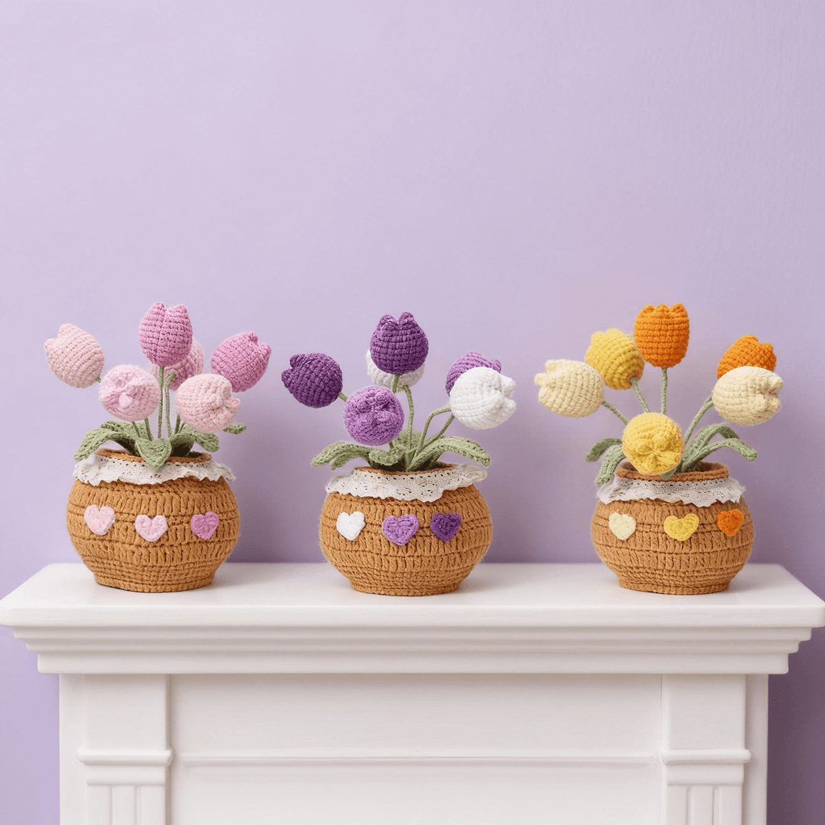 Adorno ganchillo maceta tulipán multicolor con corazón y encaje