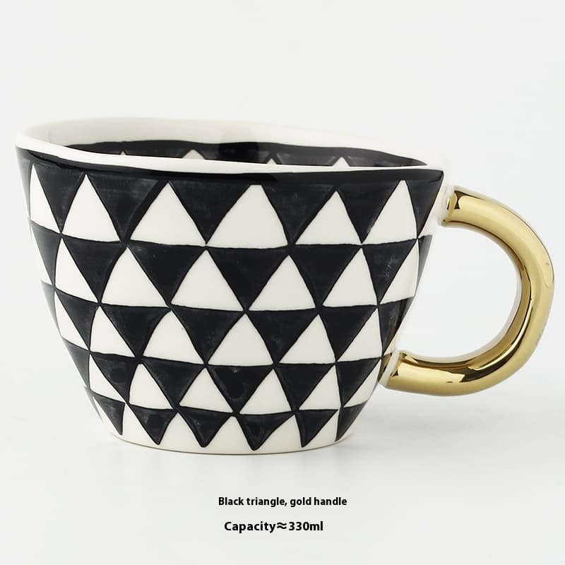 Taza de cerámica irregular de boca ancha