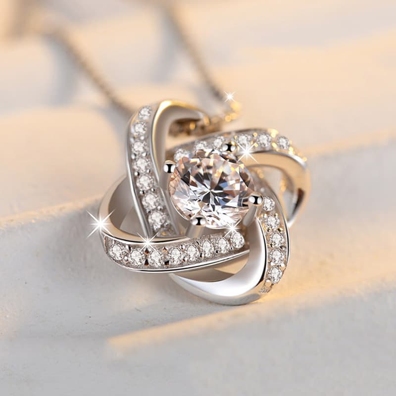 Collar de plata esterlina 925 con corazón y circones