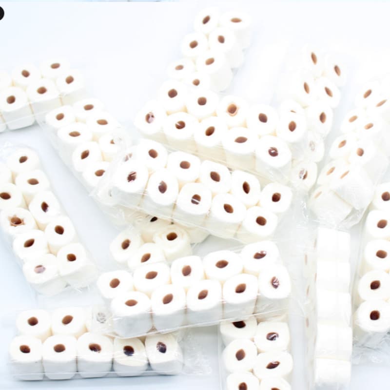 Rollo papel higiénico simulado juguete miniatura