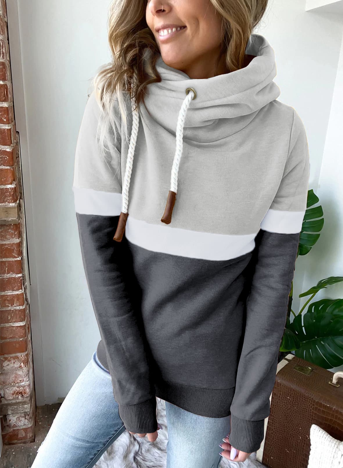 Sudadera con capucha y cuello alto para mujer