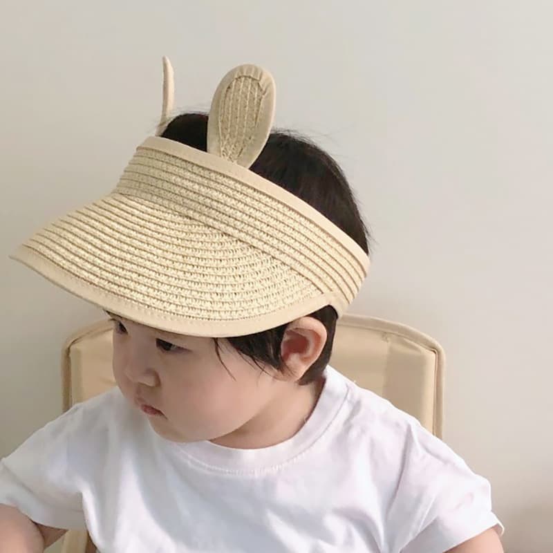 Sombrero infantil de paja con visera protectora
