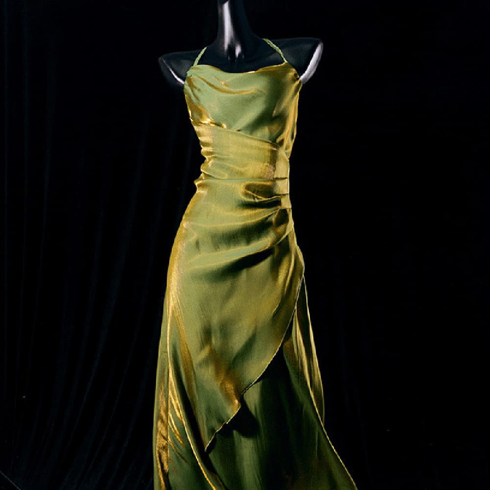 Vestido tipo sirena con halter elegante