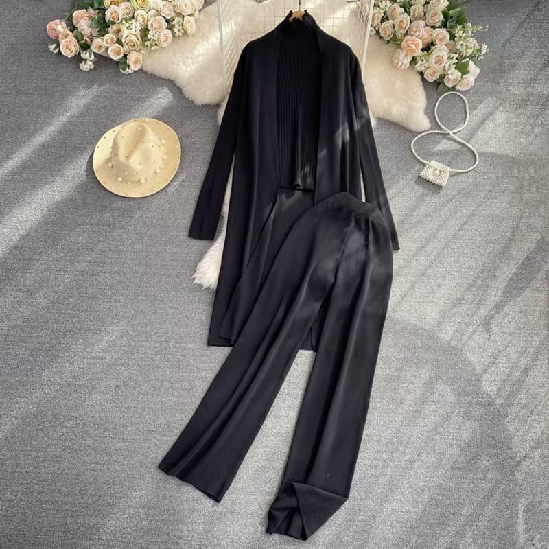 Conjunto tejido de tres piezas para mujer