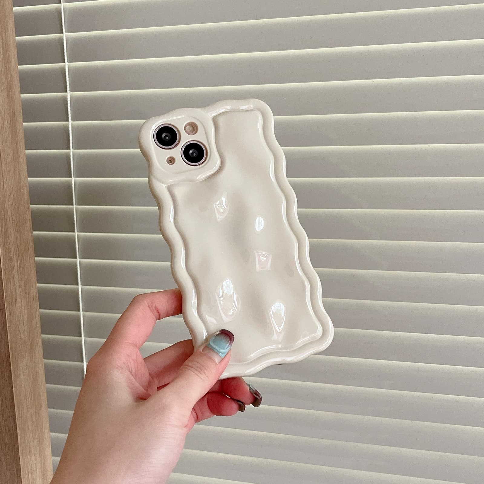 Funda para iPhone TPU con diseño de onda antihuella