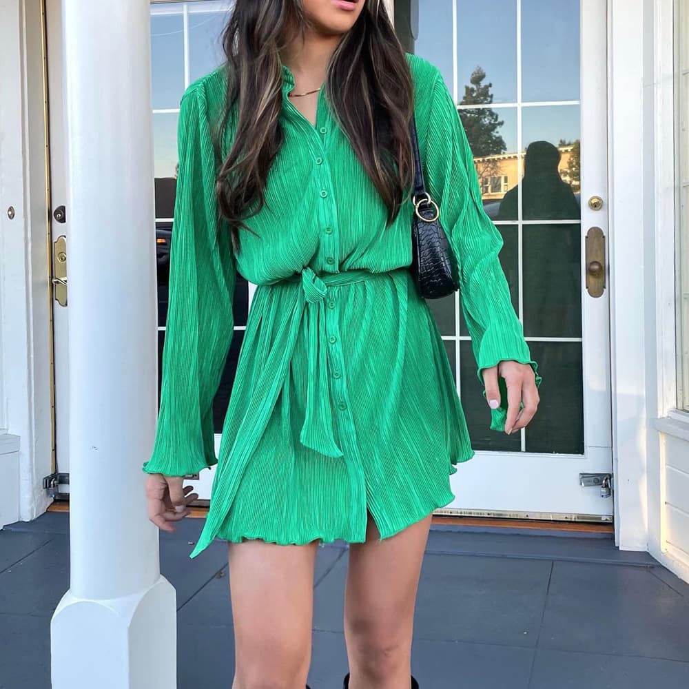 Vestido camisero con estampado floral y cierre lazo