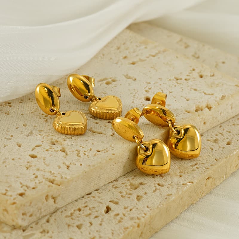 Aretes de corazón en acero inoxidable para mujer