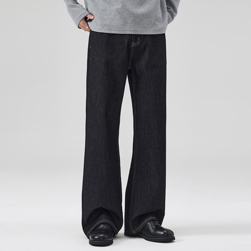 Jeans básicos para hombre en colores clásicos