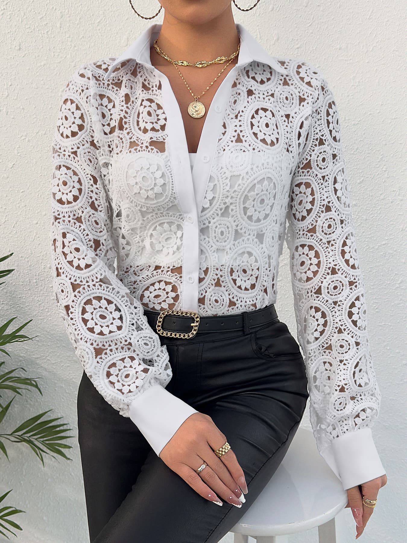 Blusa de manga larga con cuello V y efecto satinado