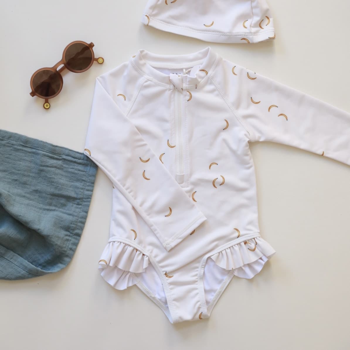Traje de baño floral de una pieza para niña