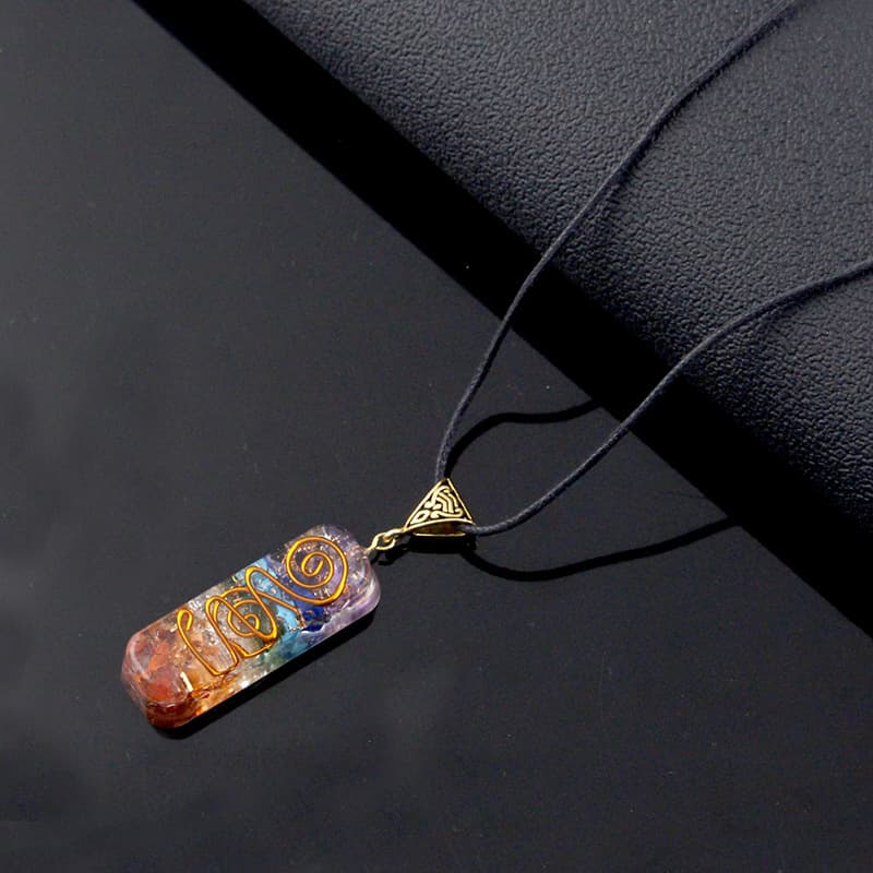 Colgante con siete chakras de piedra natural