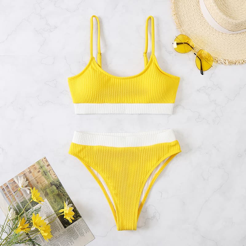 Bikini con combinación de colores y cintura alta