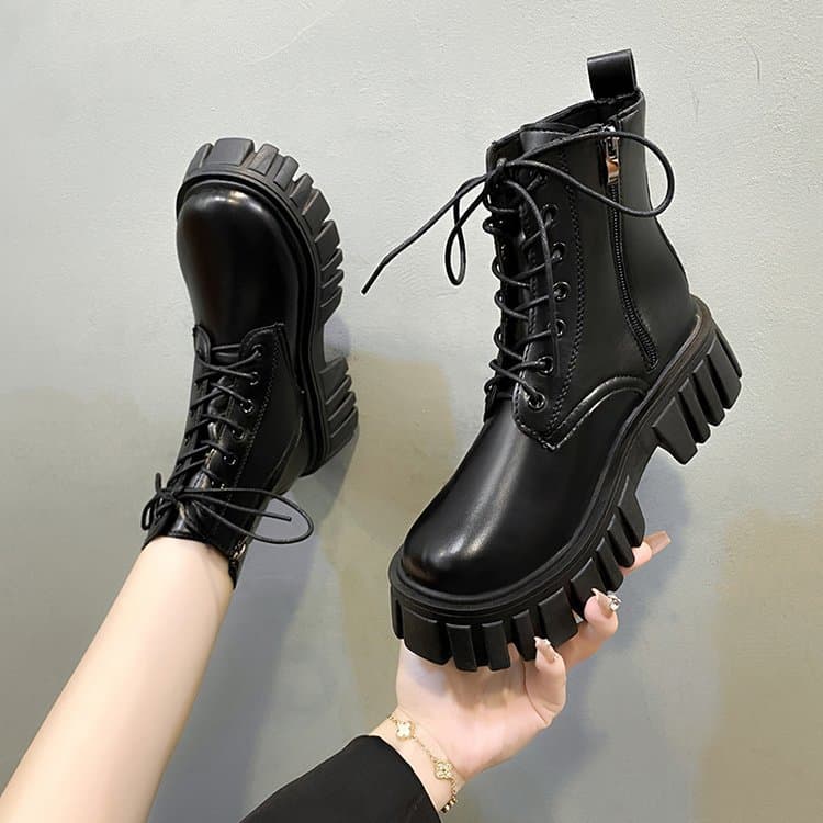 Botas para mujer con cordones y cierre lateral