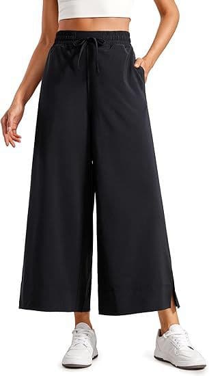 Pantalones deportivos anchos con cordón ajustable y largo acortado