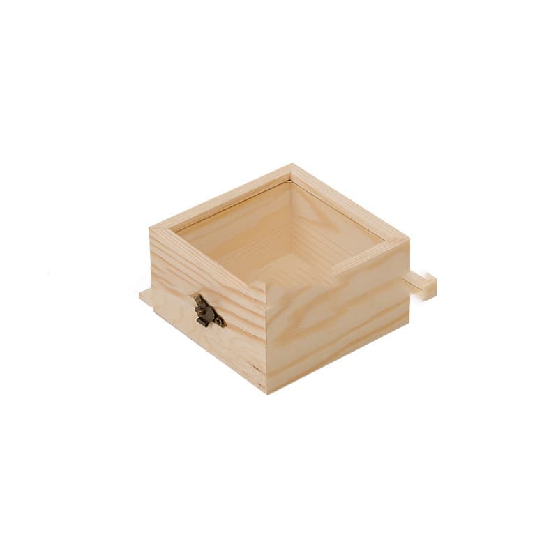 Caja de regalo tallada en madera natural