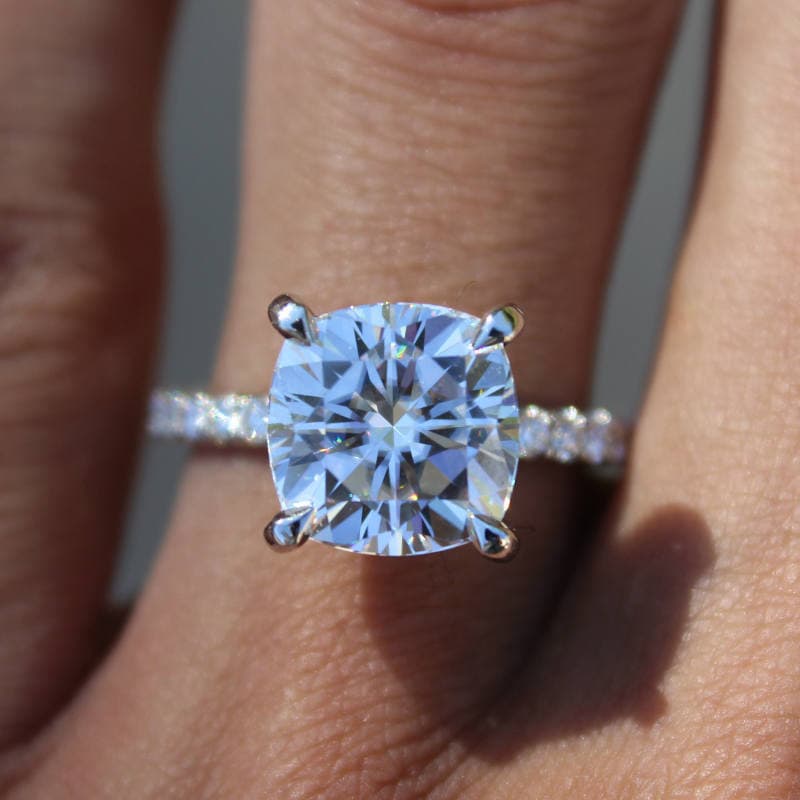 Anillo de compromiso princess cut moissanite
