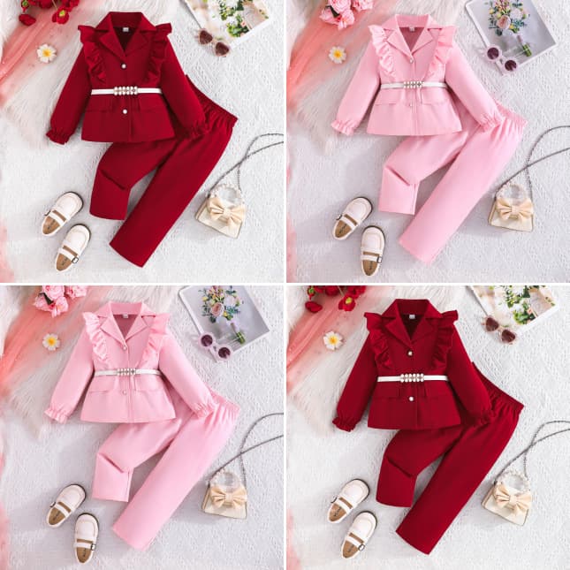 Conjunto infantil de tres piezas con blazer volantes y cinturón